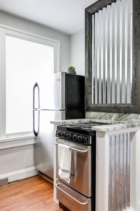Charming, Happy 1-Bed Oasis: Rva Retreat Awaits! Apartamento Richmond Exterior foto