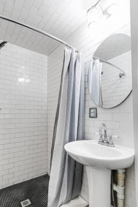 Charming, Happy 1-Bed Oasis: Rva Retreat Awaits! Apartamento Richmond Exterior foto
