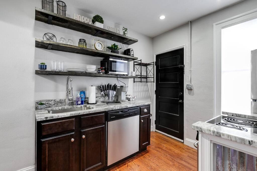 Charming, Happy 1-Bed Oasis: Rva Retreat Awaits! Apartamento Richmond Exterior foto