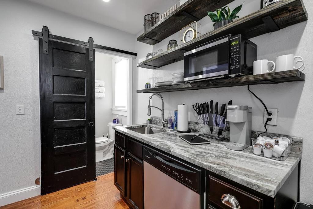 Charming, Happy 1-Bed Oasis: Rva Retreat Awaits! Apartamento Richmond Exterior foto